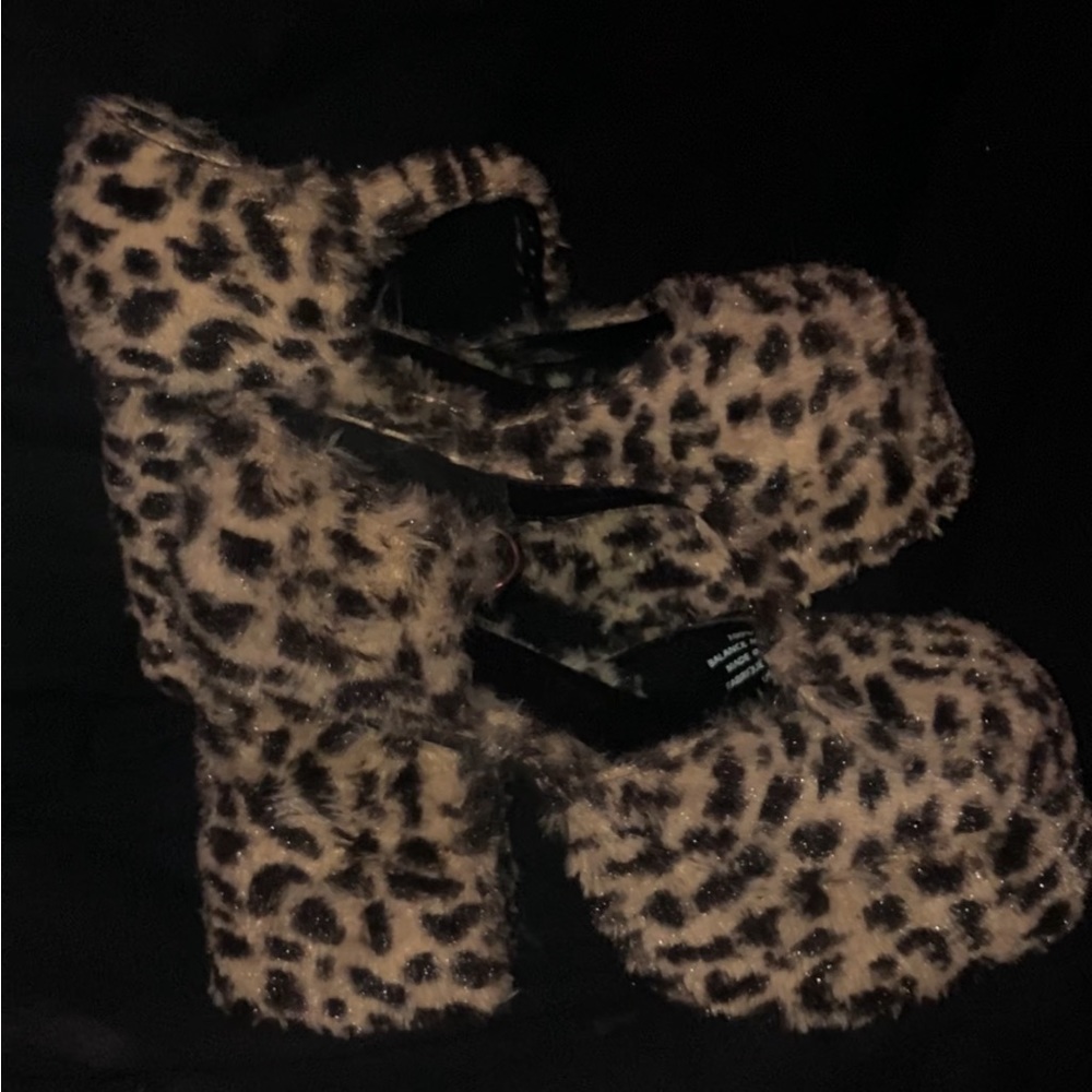 authentic UNIF stace platforms size 5